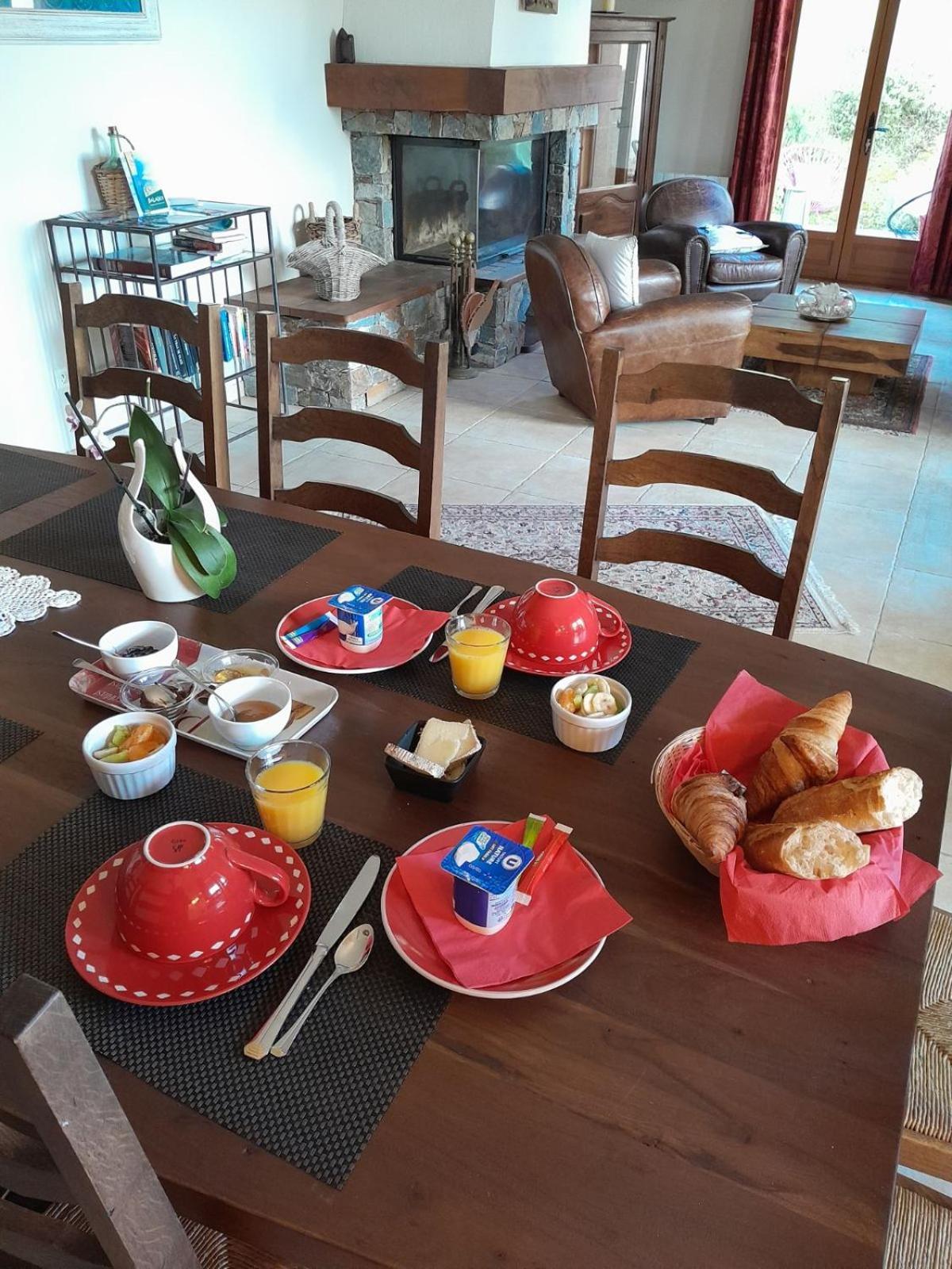 Mare E Monti Chez Thomas Et Magali Bed & Breakfast Vico Exterior photo